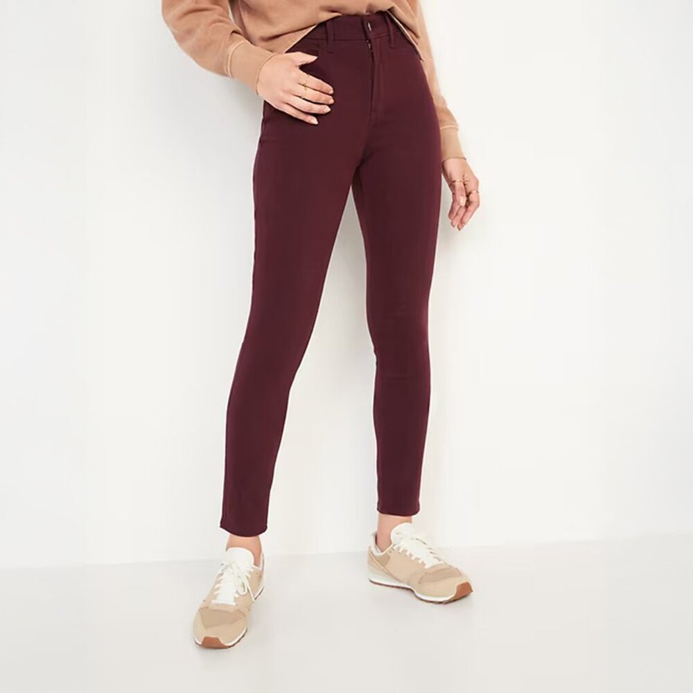 NWT Old Navy Mid Rise Rockstar Skinny Pop Color Burgundy Jeans size 4